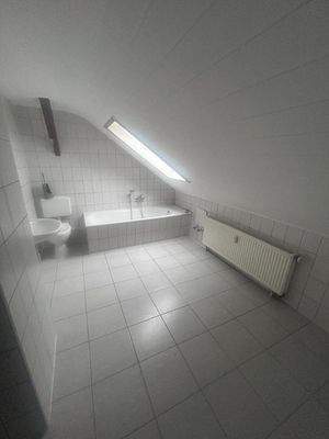 Badezimmer mit Badewanne