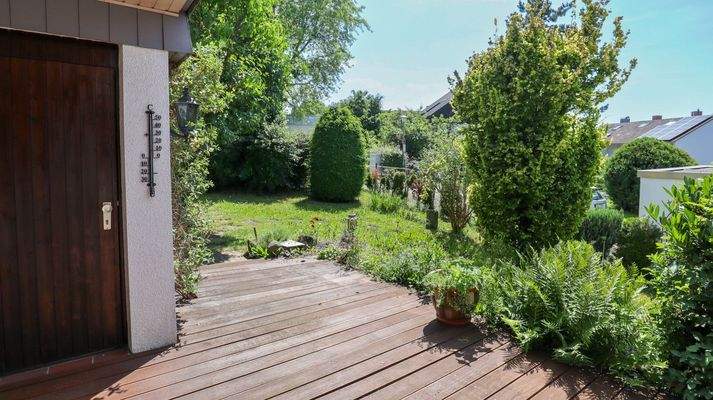 Terrasse mit Abstellraum