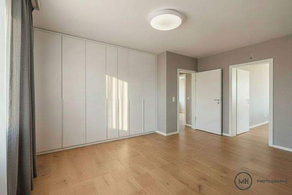 KI - Beispielbild nach Sanierung - Schlafzimmer