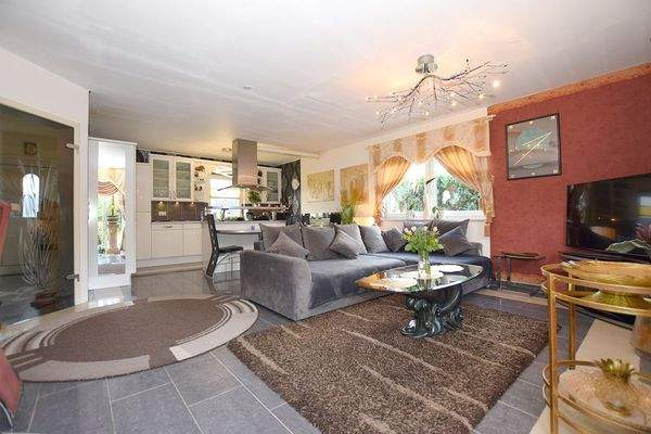 Hochwertige Ausstattung und elegantes Design erwarten Sie im Haus