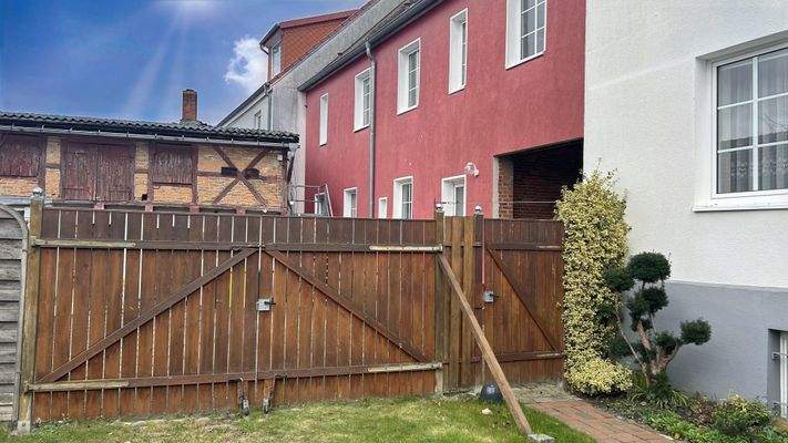 Zufahrt über Nachbar GST