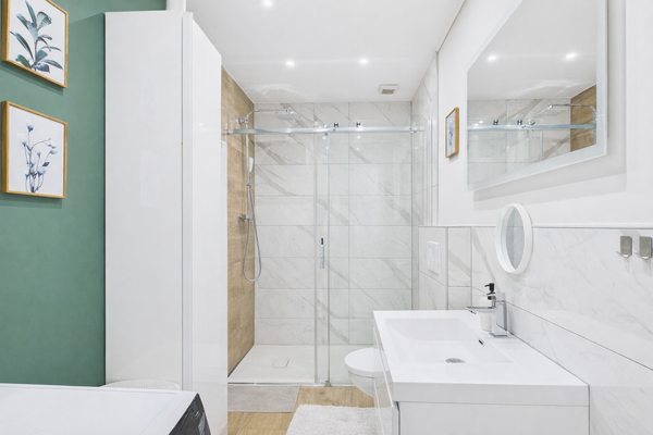 Badezimmer mit Dusche