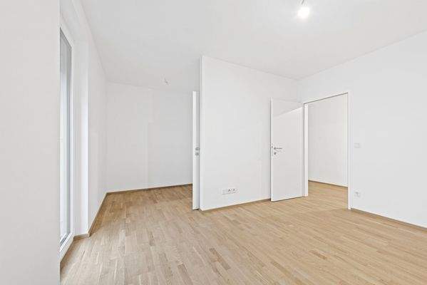 Zimmer mit Schrankraum und Bad