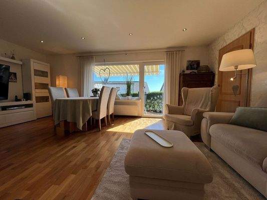 Wohnzimmer mit Terrasse