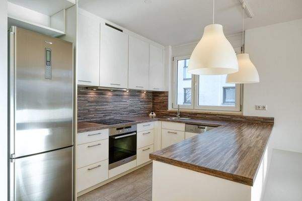 Gepflegte Küche mir Markengeräten