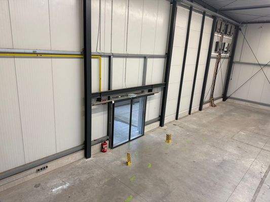 Elektrische Verbindungstür