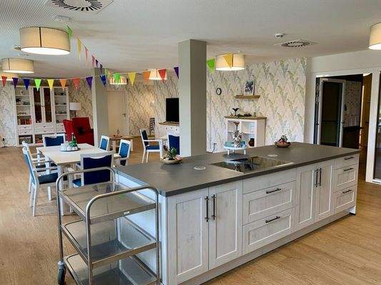 13) Gemeinschaftsraum