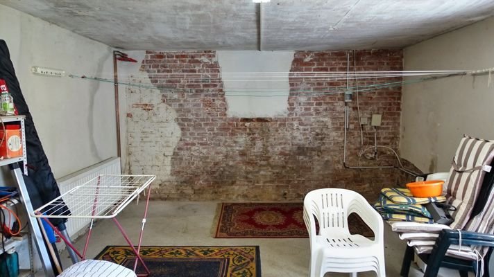 großer Raum im Keller