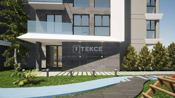 Spacious New Apartments Near the Main Road in İzmir