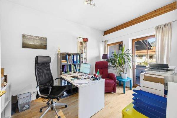 Büro mit Zugang Nordbalkon im Obergeschoss