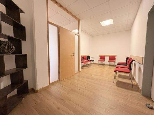 Wartebereich2 (2).JPG