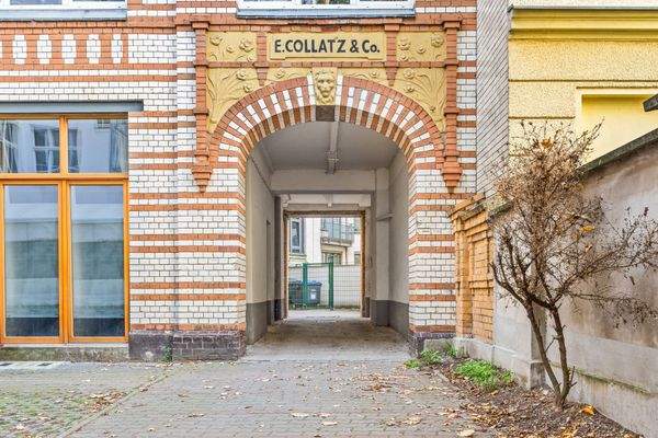 1041-40 Innenhof1.jpg