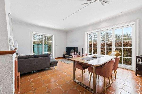 24 - WE 2 Wohnzimmer.jpg