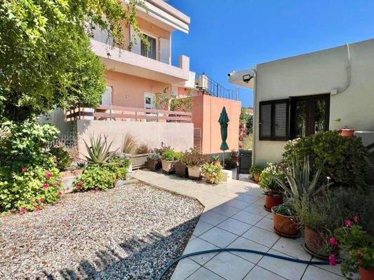 Kreta, Latsida: Charmantes Dorfhaus mit Garten zu verkaufen