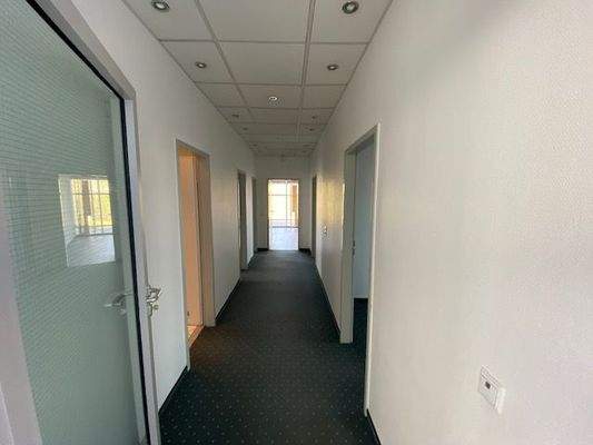 Flur Büro rechte Seite