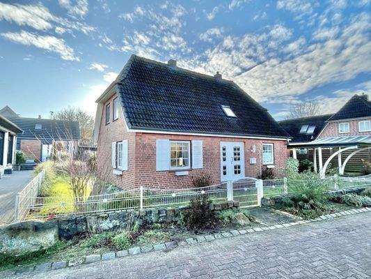 Haus von vorn weiter weg