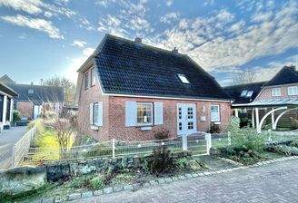 Haus von vorn weiter weg