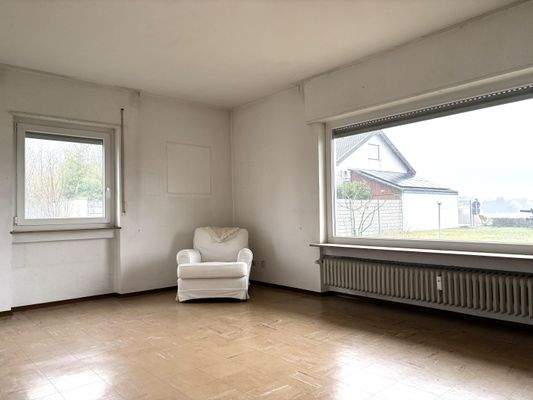 Wohnzimmer mit Blick nach draußen