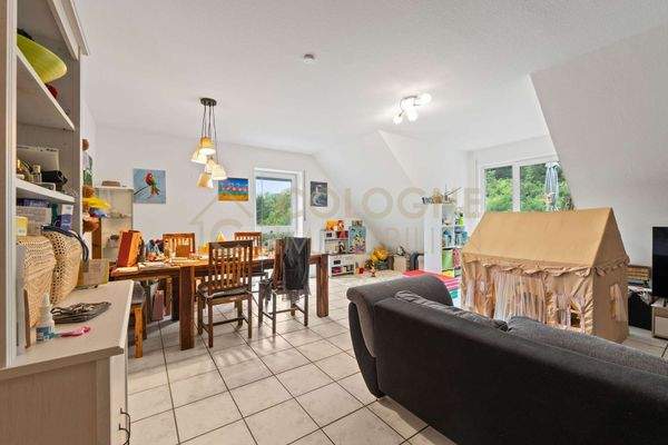 Großzügiger Wohn- und Essbereich