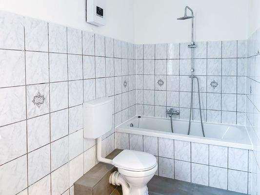 hell eingerichtetes Bad