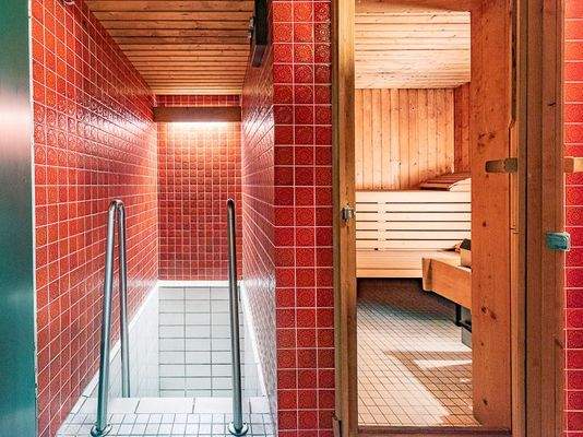 Sauna mit Tauchbecken