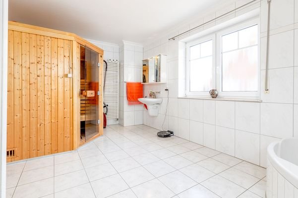 Badezimmer (DG)
