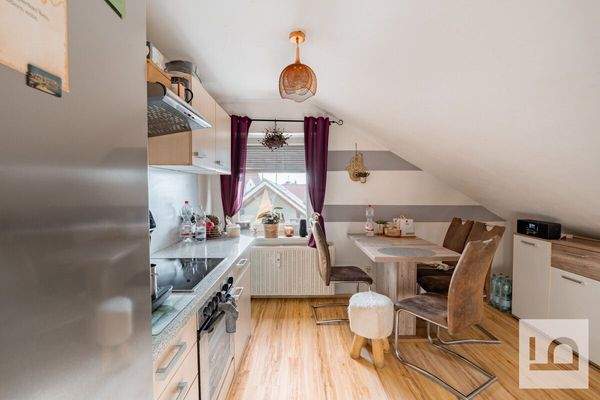 Küche Wohnung im DG