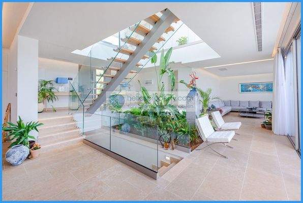 da51548a13164acd8a1f966edcaaf255-original