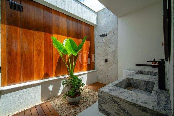 WhatsApp Image 2025-03-17 at 16.40.57 (3)