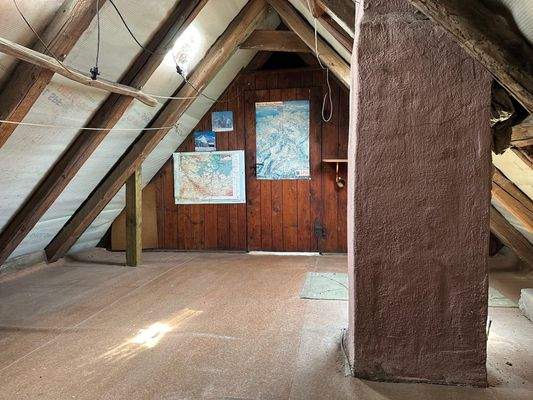 ausbaubarer Dachboden