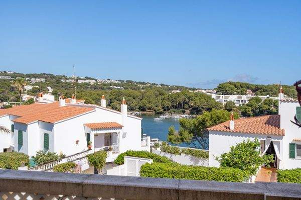 Wohnung mit Terrassen und Meerblick in privilegierter Wohngegend von Addaia Cala Moli Menorca