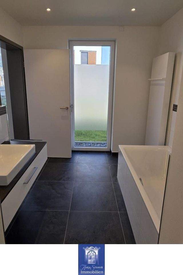 Erstbezug im Neubau! Fußbodenheizung, große Terrasse, Vinyl, moderne Ausstattung! - Foto 2