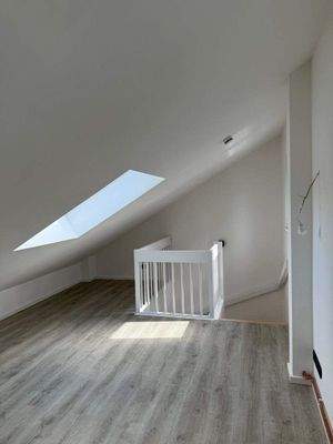 =?UTF-8?Q?Offenes_Zimmer_DG_/_B=C3=BCro?=