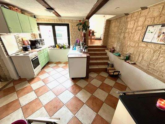 Küche EG Hauptwohnung.jpeg