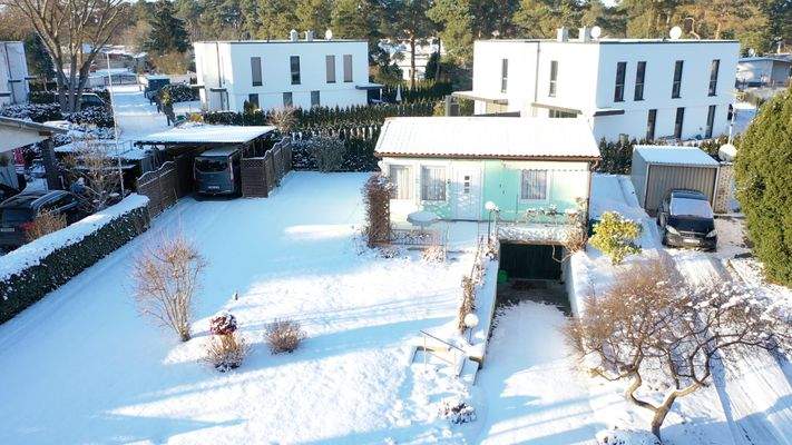 Bungalow und Carport