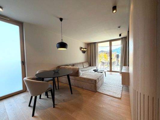 Top 01 Esstisch + Wohnraum.jpg