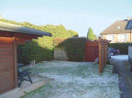 Kleiner Gartenbereich zum Draussensitzen