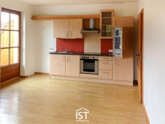 Wohn-/Essbereich mit Einbauküche