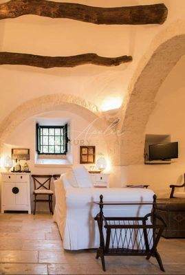 Ostuni – herrliches Areal mit Trulli und Pool
