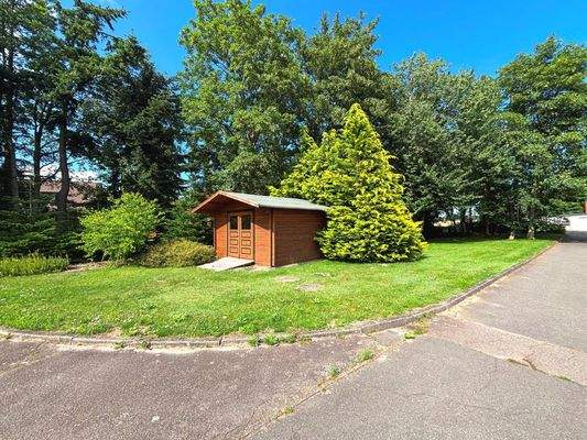 Weitere Grundstücksfläche