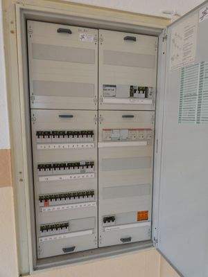 21 Elektroverteilung.JPG