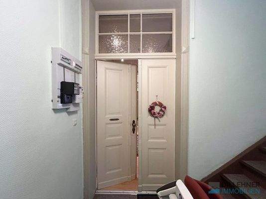 Wohnung 2. OG rechts Eingangstür