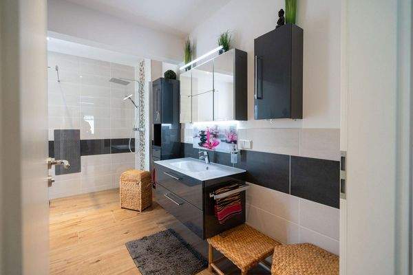 Bad mit Infrarot Kabine