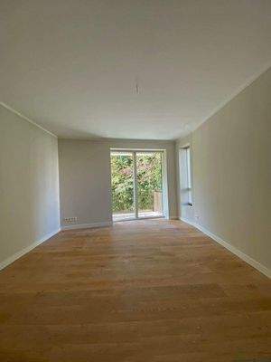 Schlafzimmer mit Westbalkon.jpg