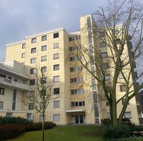 Familien aufgepasst! Renovierte, sehr große und schöne 5 Zimmer-Wohnung mit Loggia, Mainzer-Tor-We