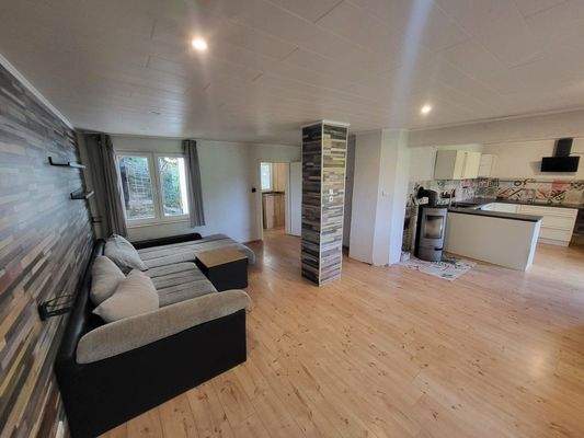 Wohn / Essbereich (leer)