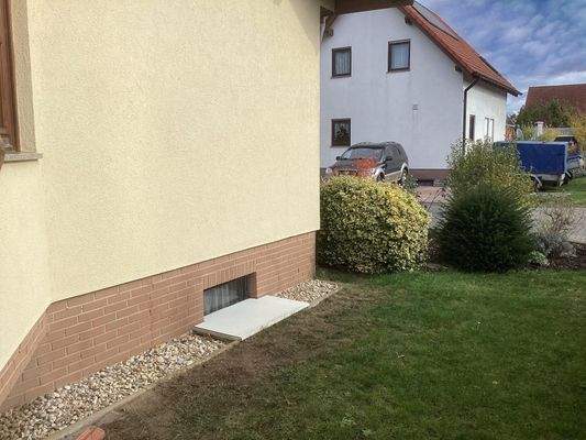 Seitenansicht zur Straße