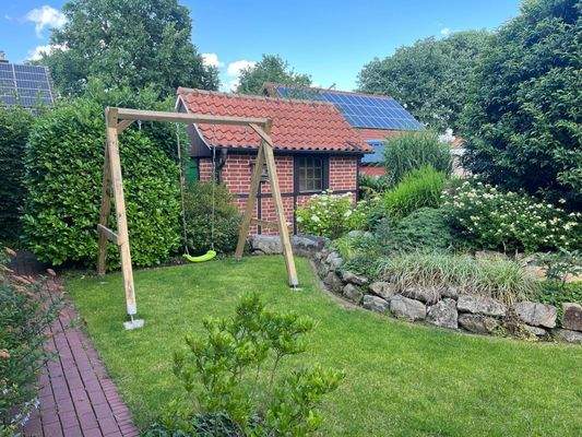 Garten mit Saunahaus