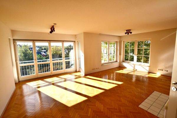 Wohnzimmer mit Gartenblick...