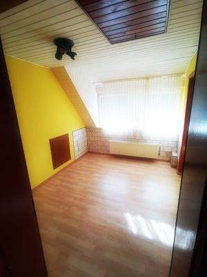 1055-19 Zimmer1 OG.jpg